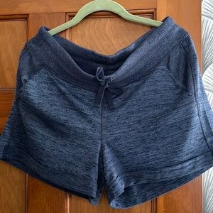 NWOT Athleta TECHIE SWEAT SHORT - Size Large